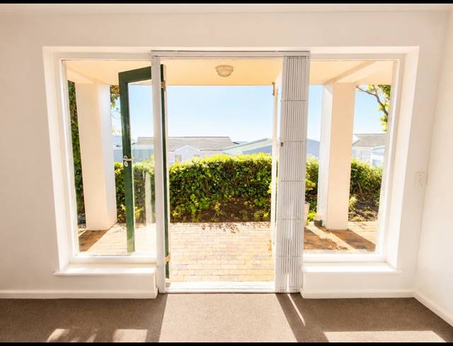 1 BEDROOM APARTMENT FOR SALE IN VREDEHOEK